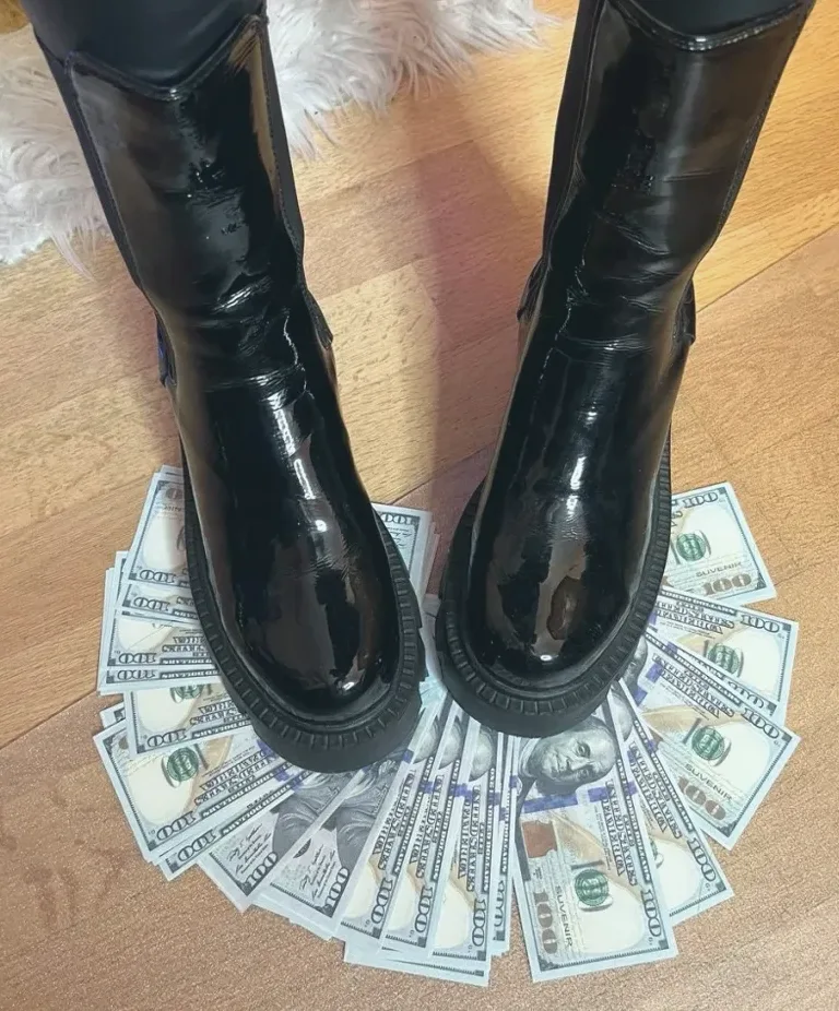 Aoife, 23