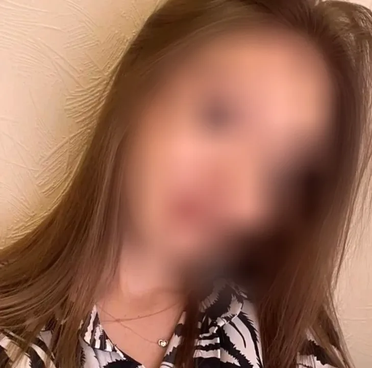 Evie, 22