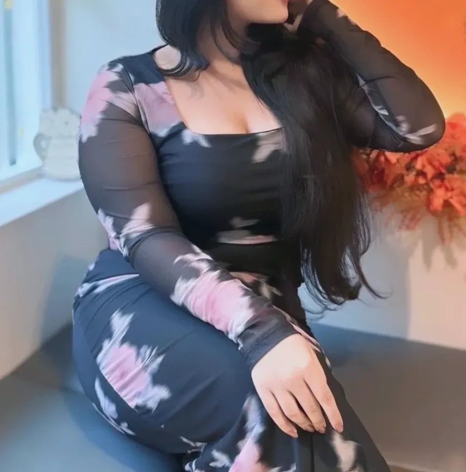 Lucy, 30