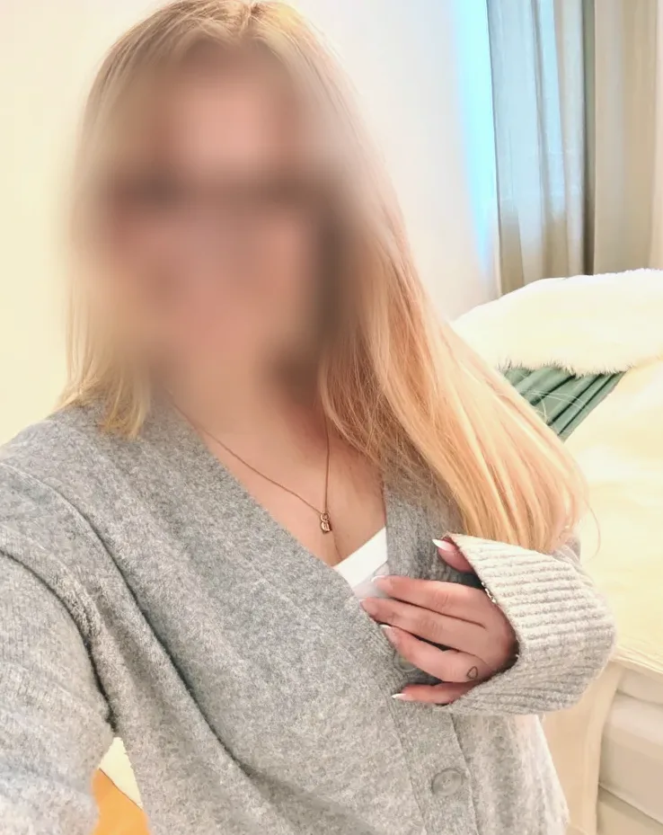 Mila, 36