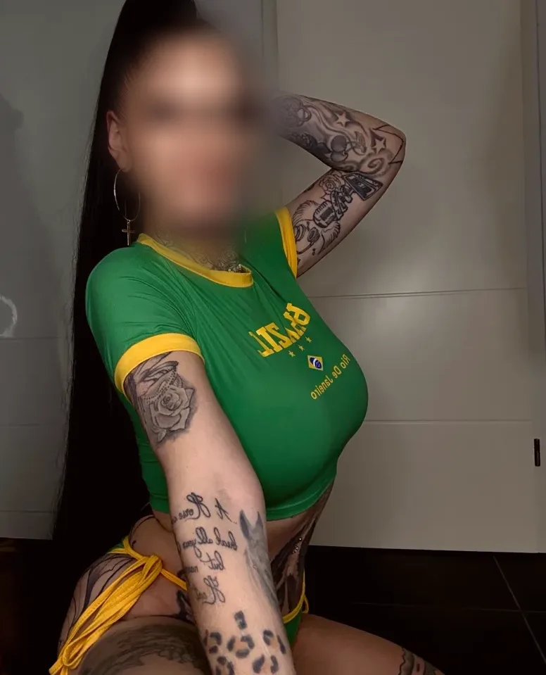 Naomi, 34