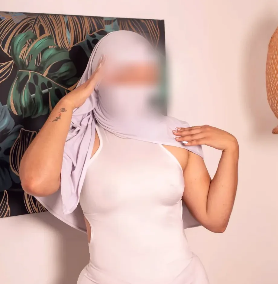 Natalie, 21