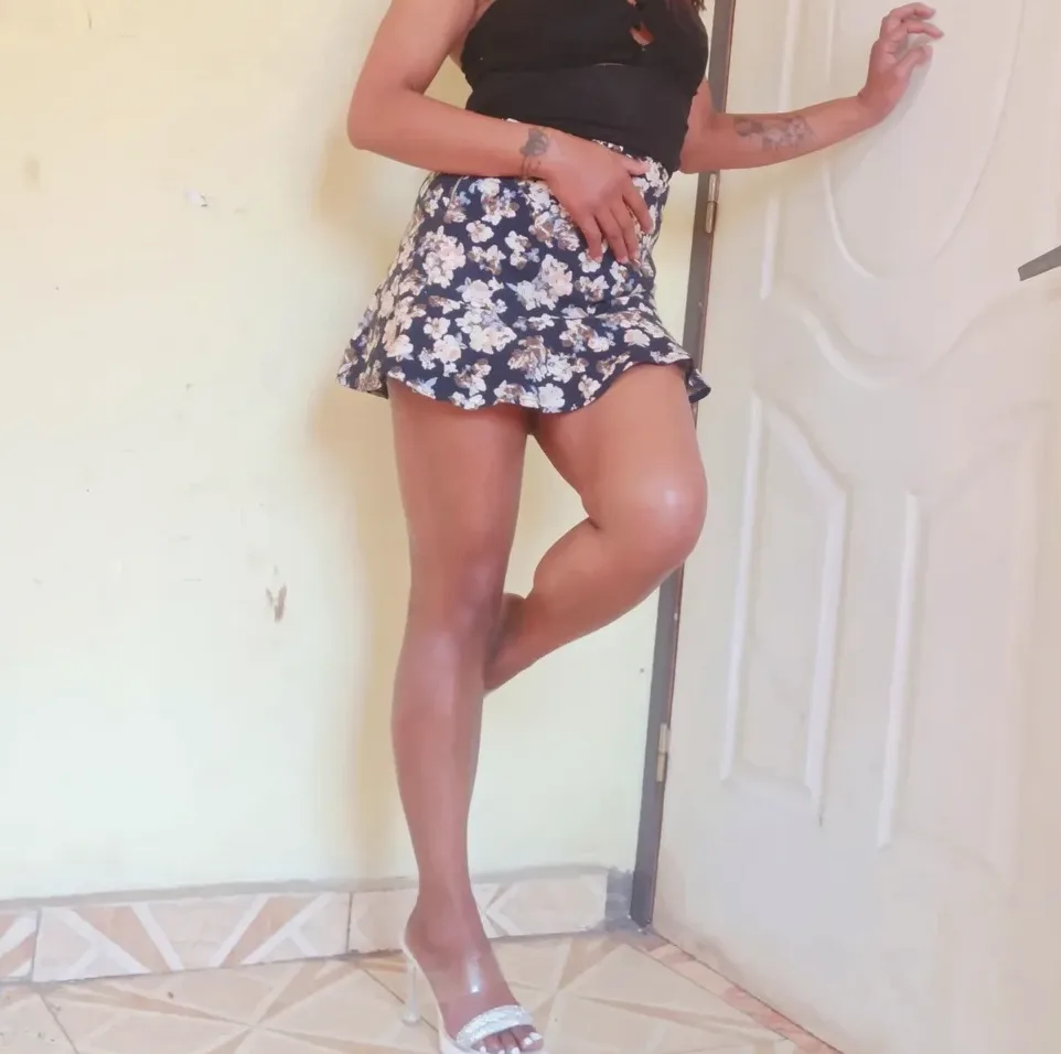 Simran, 27